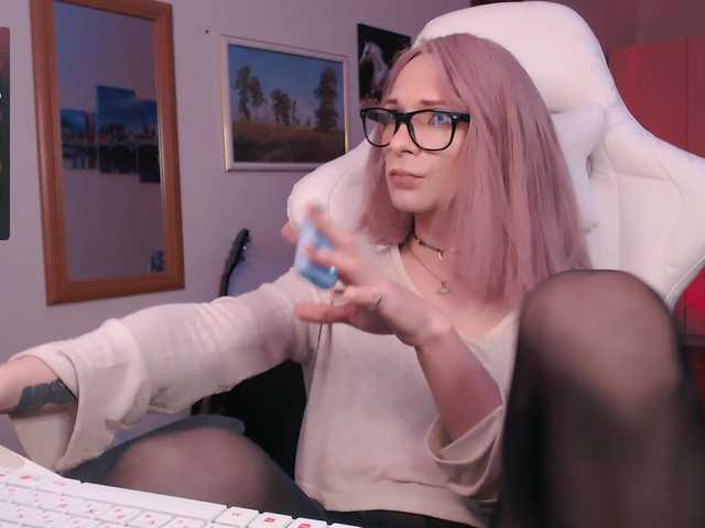 Live sex webcam photo for alicepornland #277164007