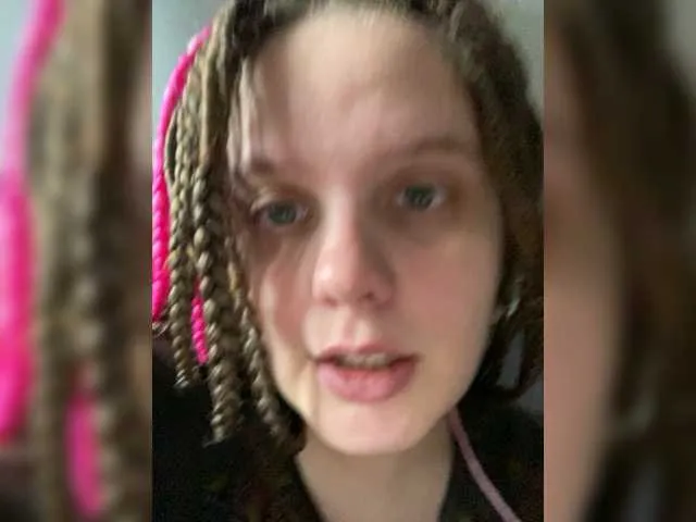 Live sex webcam photo for alicepussy #277132124