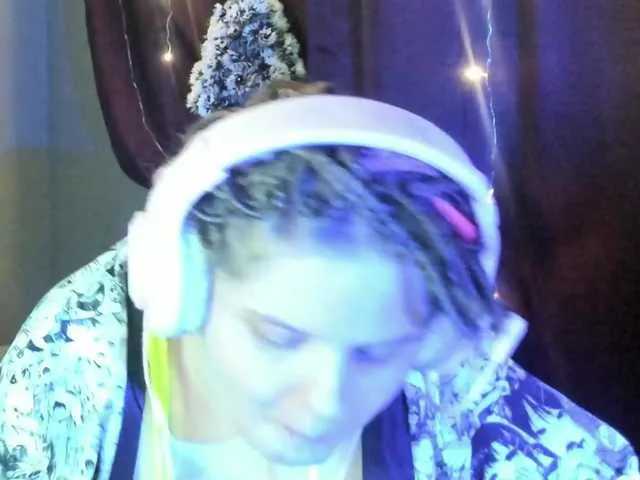 Live sex webcam photo for alicepussy #277183804