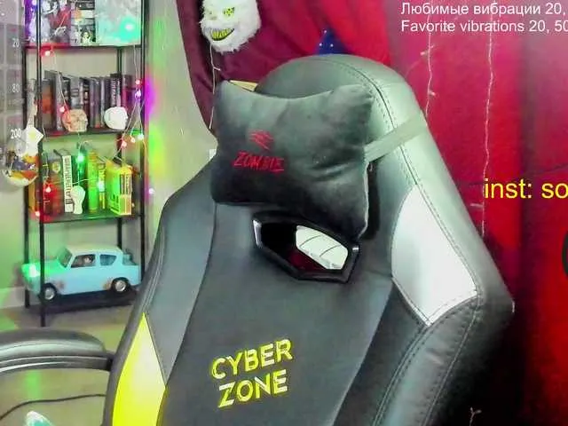 Live sex webcam photo for alicepussy #290612911