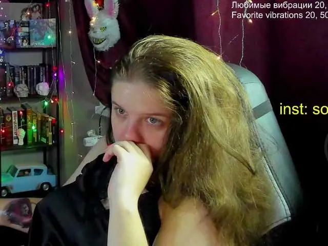 Live sex webcam photo for alicepussy #290680982