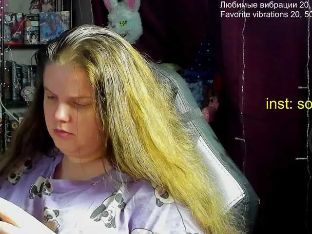 Live sex webcam photo for alicepussy #290750515