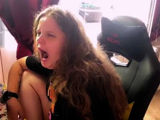 Live sex webcam photo for alicepussy #291581728