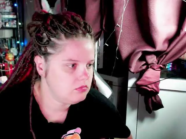 Live sex webcam photo for alicepussy #291673429