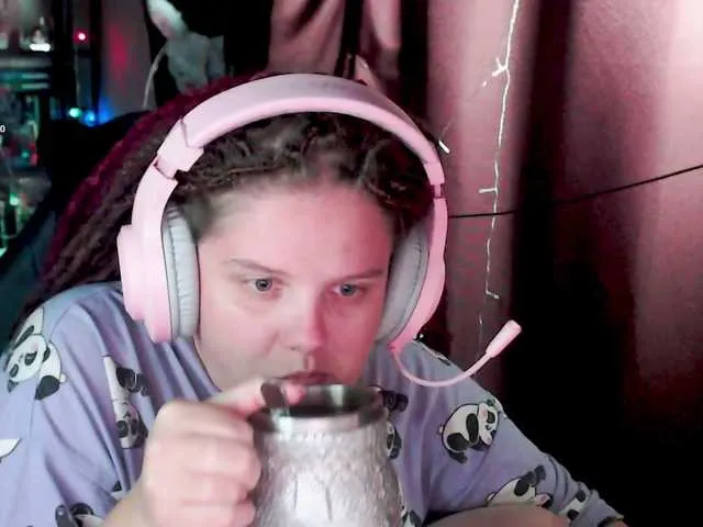 Live sex webcam photo for alicepussy #291869477