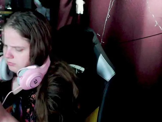 Live sex webcam photo for alicepussy #291940753