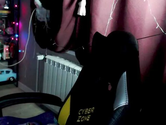 Live sex webcam photo for alicepussy #291984414