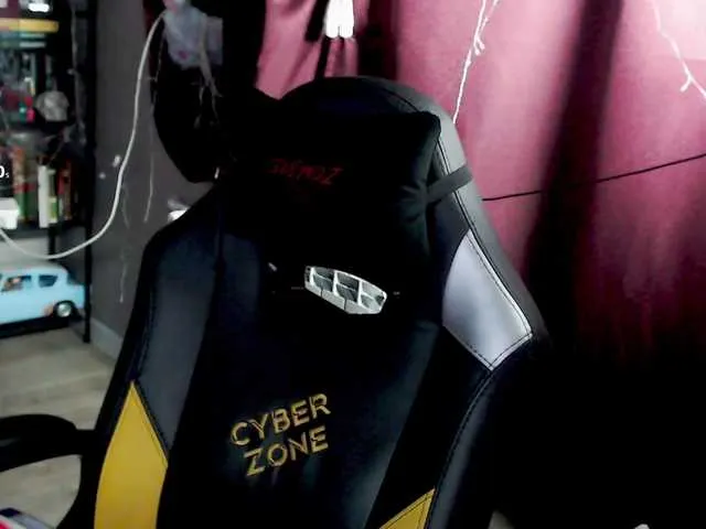 Live sex webcam photo for alicepussy #292029083