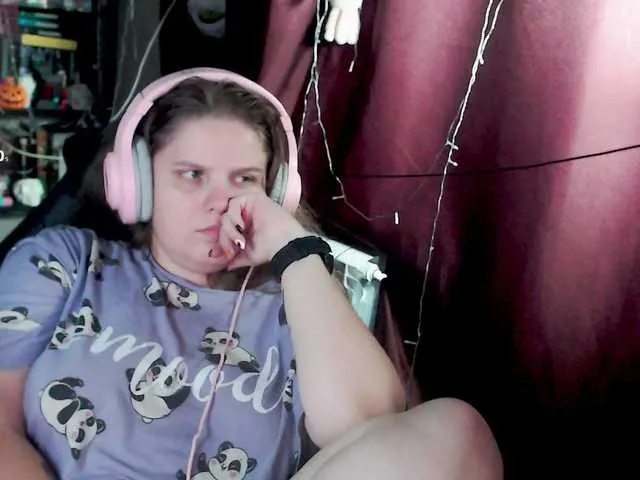 Live sex webcam photo for alicepussy #292114578