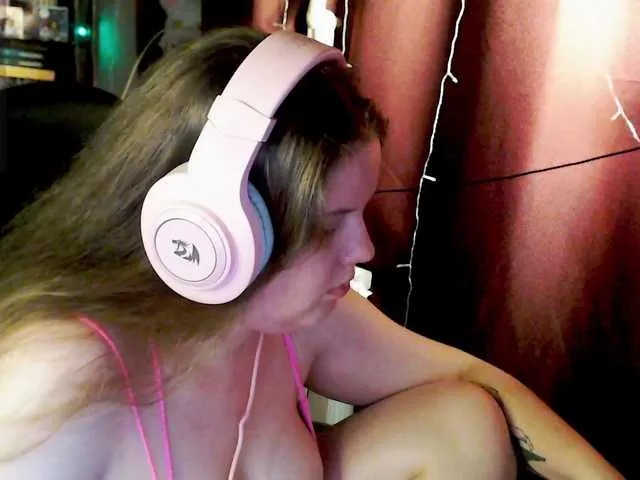 Live sex webcam photo for alicepussy #292261705