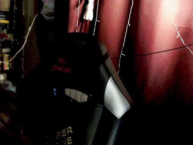 Live sex webcam photo for alicepussy #292316680