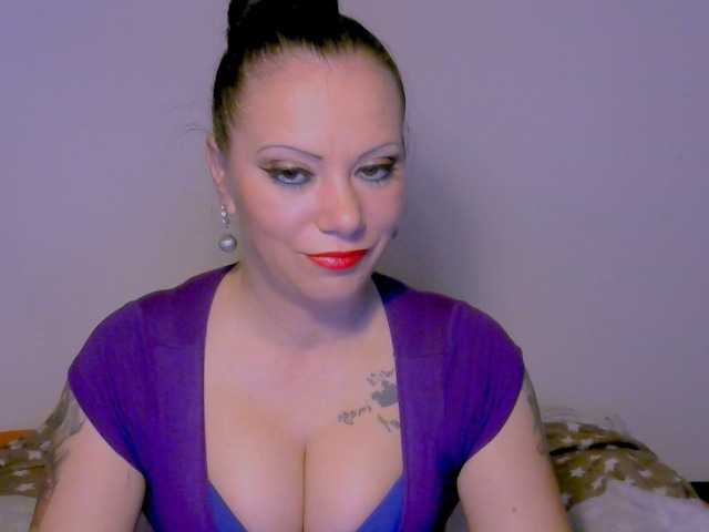 Live sex webcam photo for alicesensuel #272952240