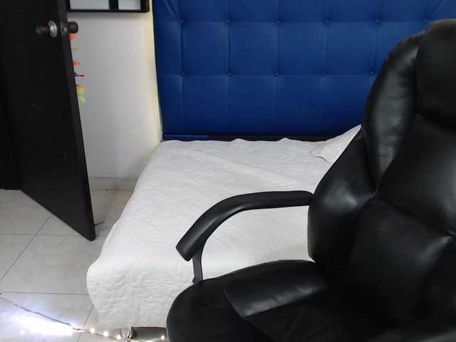 Live sex webcam photo for alicia-af1 #273705553