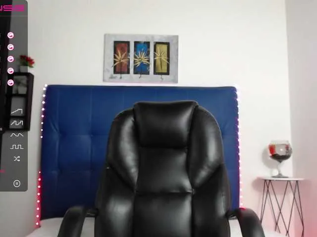 Live sex webcam photo for alicia-evanss #272704382