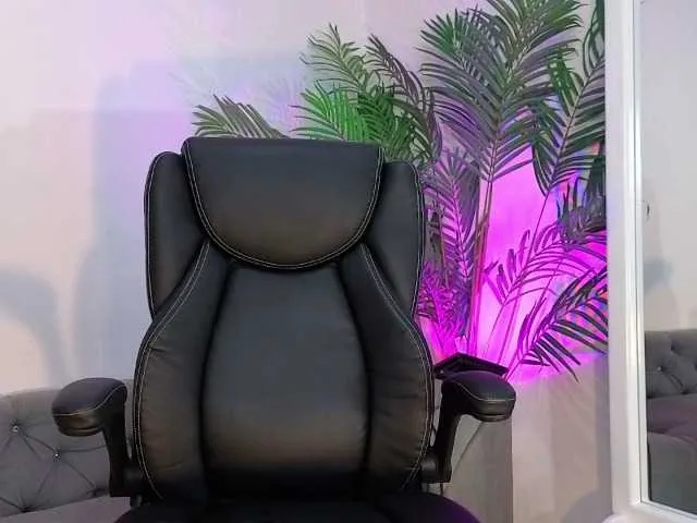 Live sex webcam photo for alina-cruz #292216816