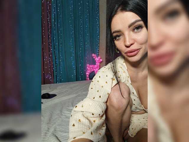 Live sex webcam photo for alinakukla787 #277265260