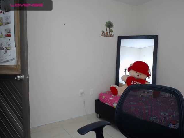 Live sex webcam photo for alisha-cute #272871348