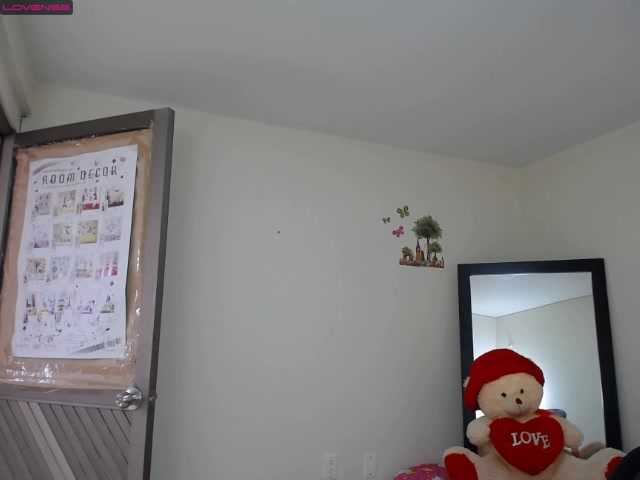 Live sex webcam photo for alisha-cute #273679116