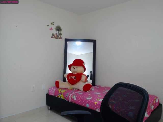 Live sex webcam photo for alisha-cute #273842170