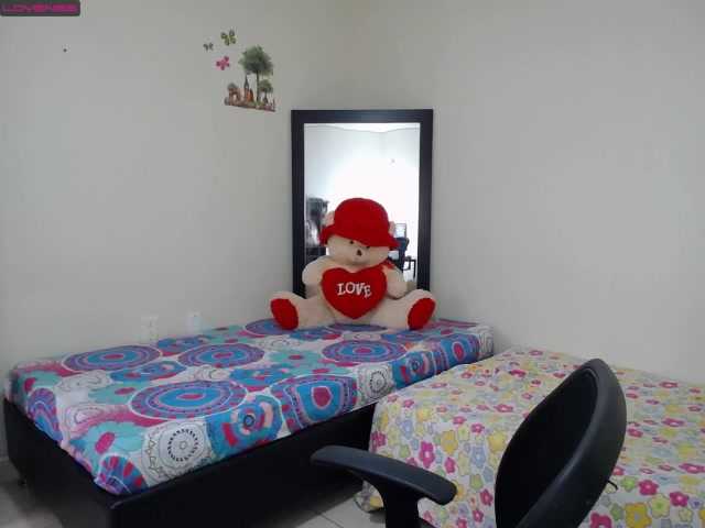 Live sex webcam photo for alisha-cute #274168436