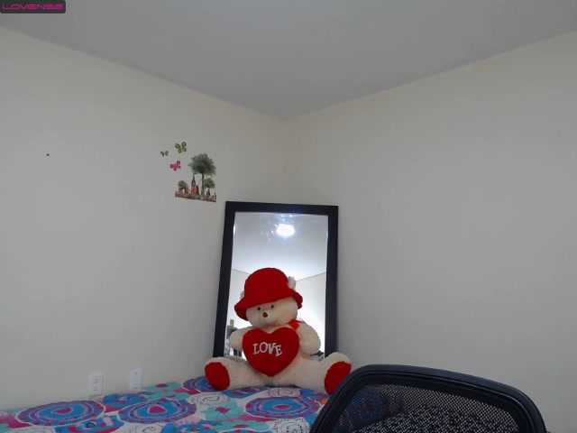 Live sex webcam photo for alisha-cute #274193212