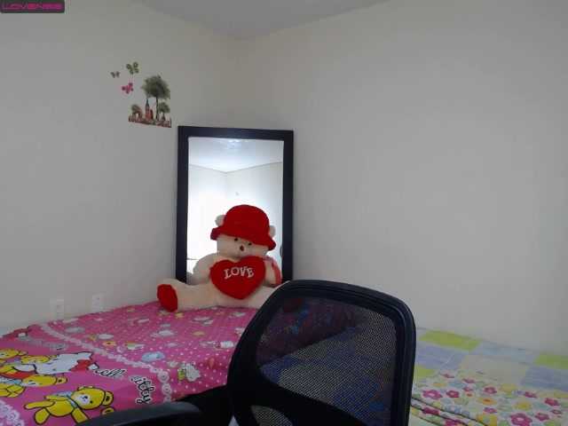 Live sex webcam photo for alisha-cute #274261712