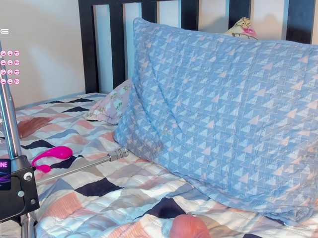 Live sex webcam photo for alison-7 #277662733