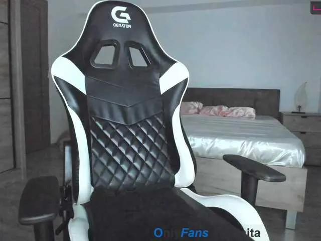 Live sex webcam photo for alisonita #274231747