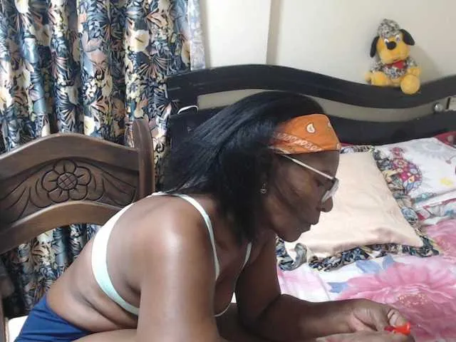 Live sex webcam photo for alisse27 #290434988