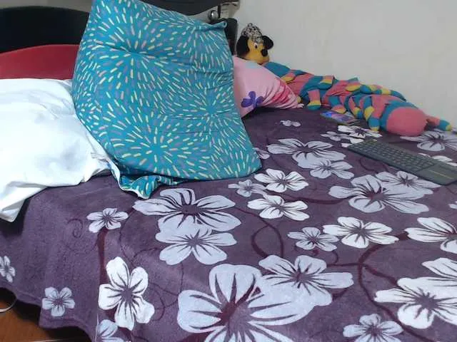 Live sex webcam photo for alisse27 #291474545