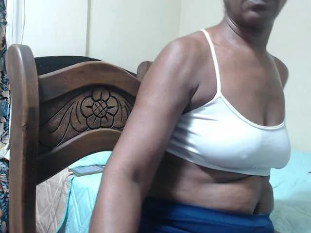 Live sex webcam photo for alisse27 #291618965