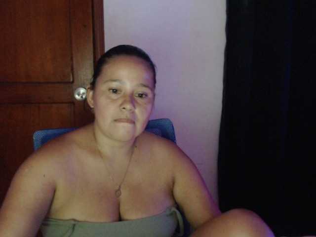 Live sex webcam photo for alisson-russo #277087290