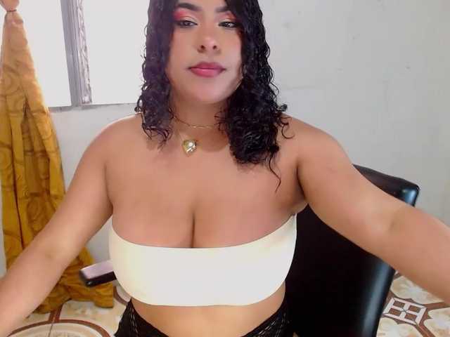 Live sex webcam photo for alissoncastro #289703234