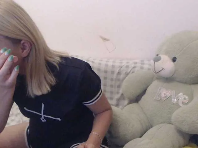 Live sex webcam photo for alissonone #291727658