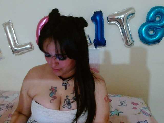 Live sex webcam photo for alizemeow #277814501