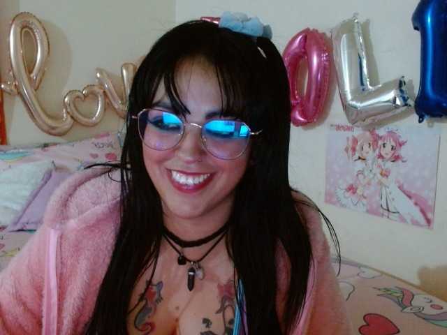 Live sex webcam photo for alizemeow #277822354