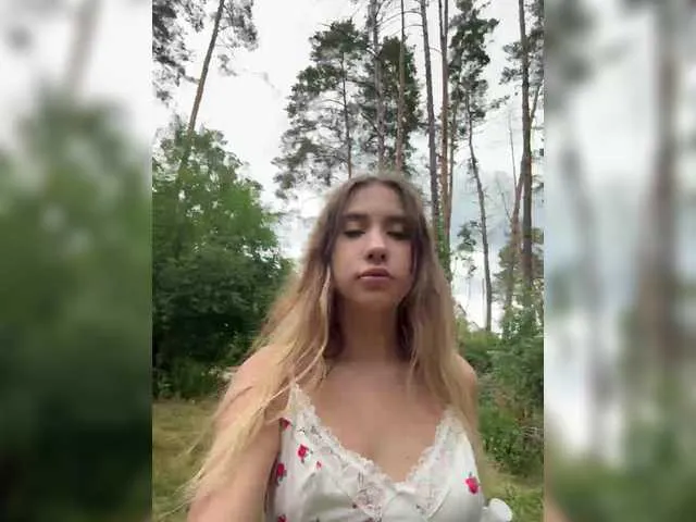 Live sex webcam photo for alizii #291495376