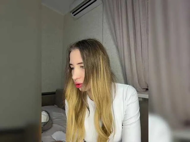 Live sex webcam photo for alizii #292193245