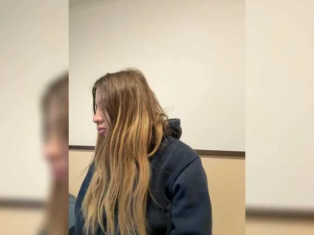 Live sex webcam photo for alizii #292381956