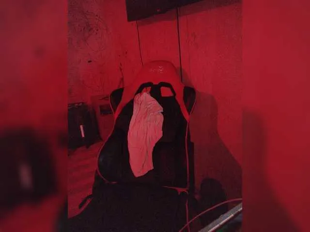 Live sex webcam photo for allmightIN #276655271