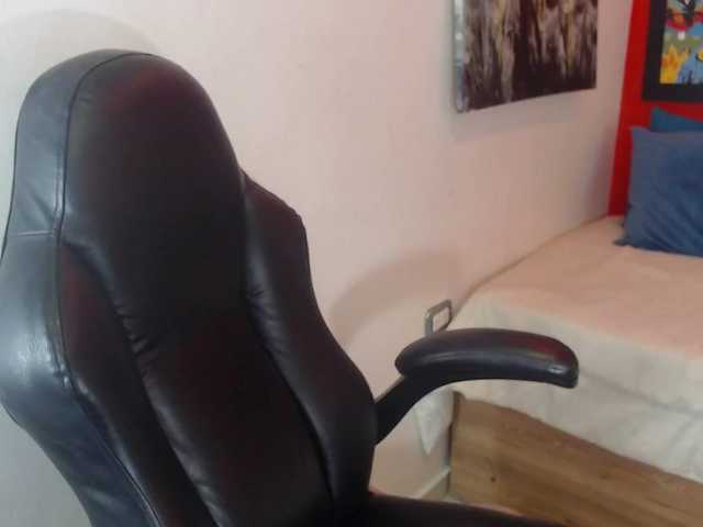 Live sex webcam photo for ally-devis #272855880