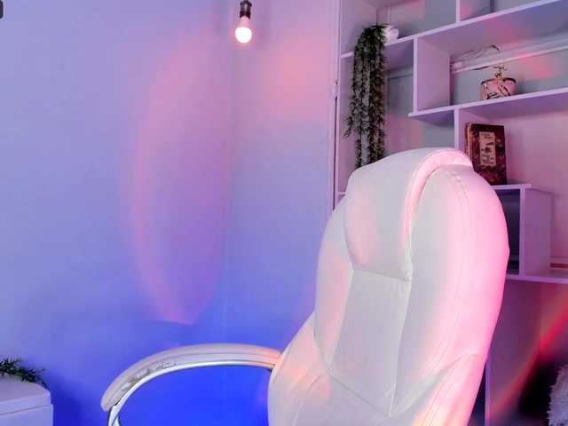 Live sex webcam photo for ally18 #276633082