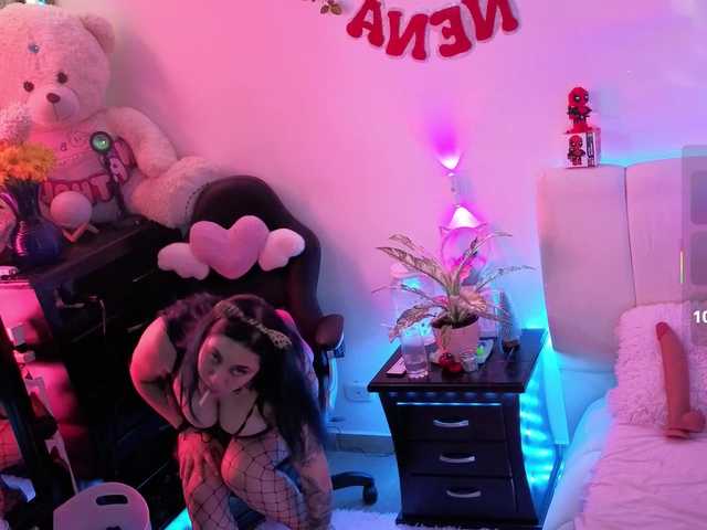 Live sex webcam photo for almendra08 #294172651
