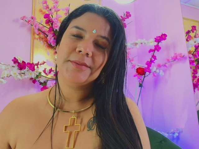 Live sex webcam photo for almendraevans #292342154