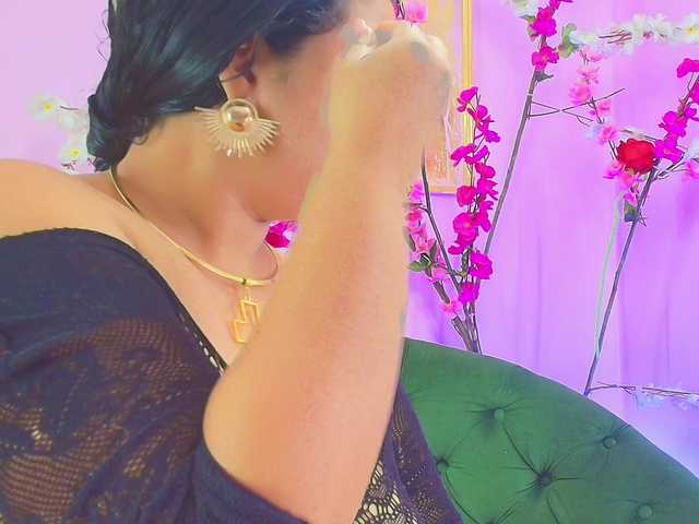 Live sex webcam photo for almendraevans #292354398