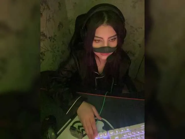 Live sex webcam photo for aloeloea #291532117