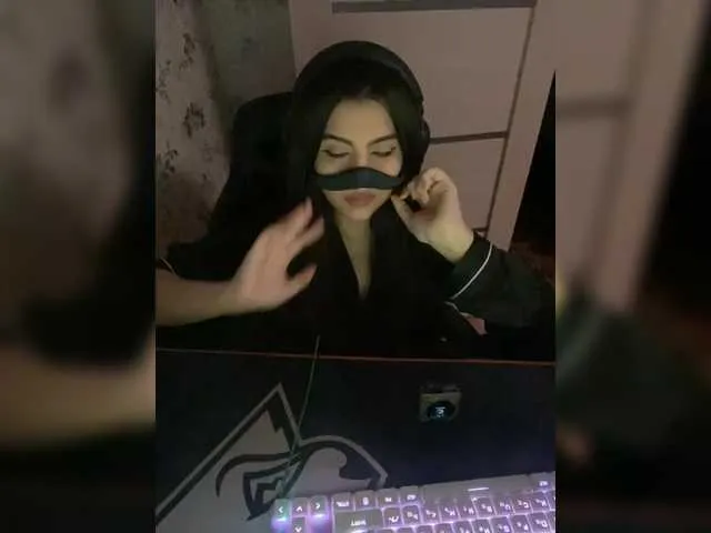 Live sex webcam photo for aloeloea #291715501