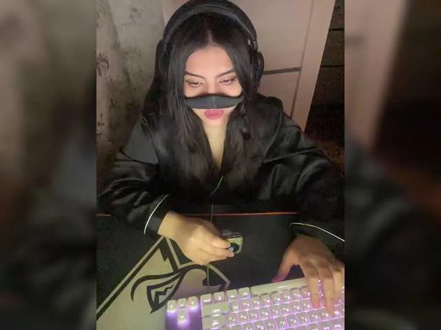 Live sex webcam photo for aloeloea #291722599