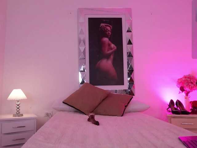 Live sex webcam photo for alondrasparrow #290720450