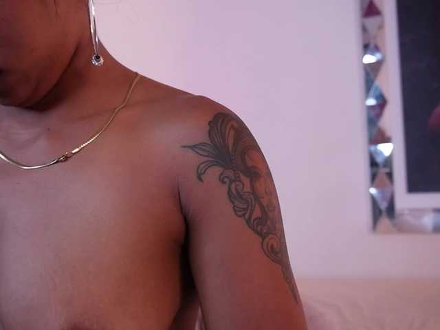 Live sex webcam photo for alondrasparrow #291060237